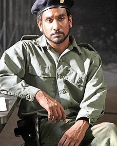 Naveen Andrews nell'episodio 'Solitudine' di Lost, serial televisivo targato ABC
