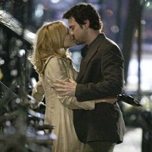 Sarah Jessica Parker e Ron Livingston in una scena di Sex and the City, episodio Sesso e crudité