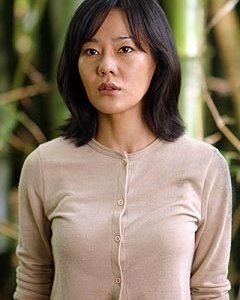Yunjin Kim nell'episodio 'La casa del Sol Levante' di Lost