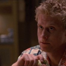 Alan Tudyk in una scena di Firefly, episodio In azione!