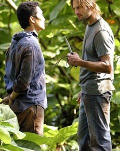 Daniel Dae Kim con Josh Holloway nell'episodio 'Cambiamenti' di Lost