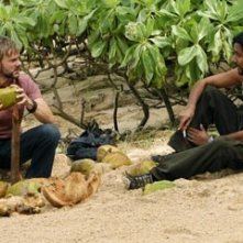Dominic Monaghan e Naveen Andrews nell'episodio 'Fuorilegge' di Lost