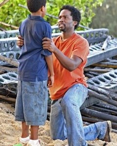 Harold Perrineau affronta Malcolm David Kelley nell'episodio 'Cambiamenti' di Lost