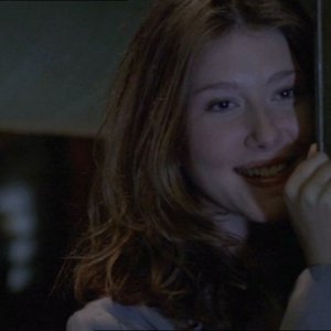 Jewel Staite in una scena di Firefly, episodio In azione!