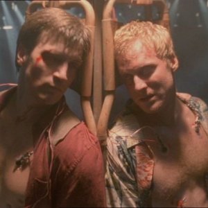 Nathan Fillion e Alan Tudyk in una scena di Firefly, episodio In azione!