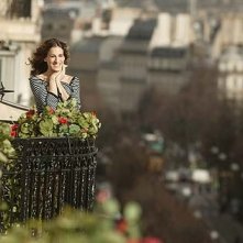 Sarah Jessica Parker in una scena di Sex and the City, episodio Un'americana a Parigi - Prima parte