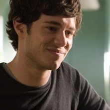 Adam Brody  in una scena de Il bacio che aspettavo