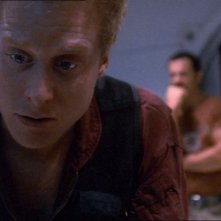 Alan Tudyk e Adam Baldwin in una scena di Firefly, episodio Senza ossigeno