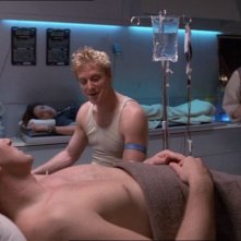 Nathan Fillion, Alan Tudyk, Gina Torres e Sean Maher in una scena di Firefly, episodio Senza ossigeno