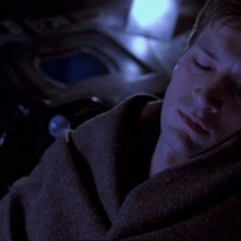 Nathan Fillion in una scena di Firefly, episodio Senza ossigeno