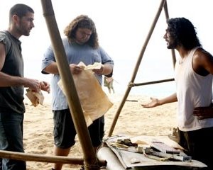 Naveen Andrews, Matthew Fox e Jorge Garcia nell'episodio 'Numeri' di Lost