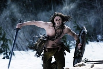 Karl Urban è il guerriero vichingo nel film Pathfinder