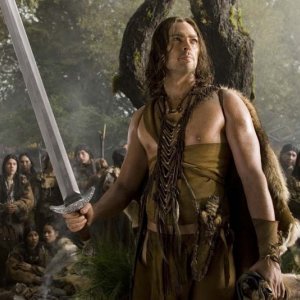 Un'immagine di Karl Urban nel film Pathfinder