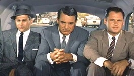Cary Grant in una scena di Intrigo Internazionale di Alfred Hitchcock