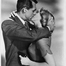 Eva Marie Saint e Cary Grant in un'immagine promozionale di Intrigo Internazionale