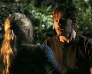 Emilie de Ravin e Dominic Monaghan nell'episodio 'Non nuovere' di Lost