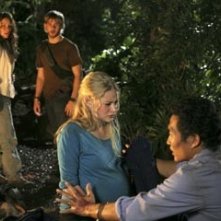 Emilie de Ravin, Evangeline Lilly, Dominic Monaghan e Daniel Dae Kim nell'episodio 'Non nuovere' di Lost