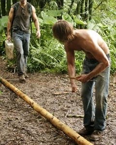 Josh Holloway con Matthew Fox nell'episodio 'Esodo: parte 1' di Lost
