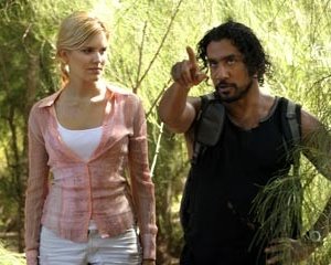 Maggie Grace accanto a Naveen Andrews nell'episodio 'Non nuovere' di Lost