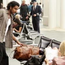 Naveen Andrews e Maggie Grace nell'episodio 'Esodo: parte 1' di Lost