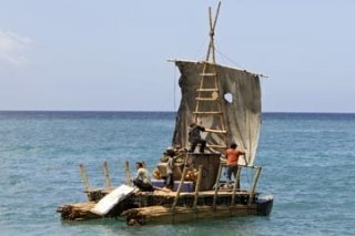Zattera in mare nell'episodio 'Esodo: parte 1' di Lost
