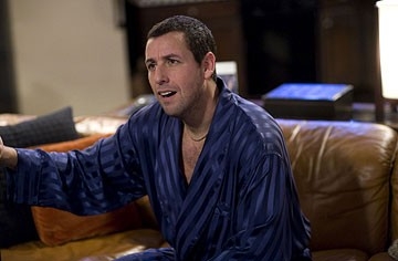 Adam Sandler in una sequenza di Io vi dichiaro marito e...marito