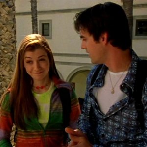 Alyson Hannigan con Nicholas Brendon in una scena di Buffy - L'ammazzavampiri, episodio Il branco