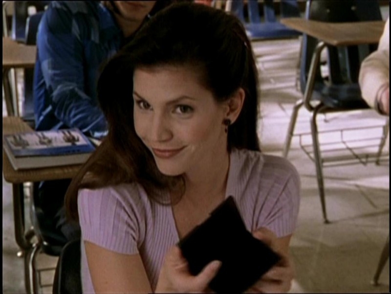 Charisma Carpenter in una scena di Buffy, l'ammazzavampiri