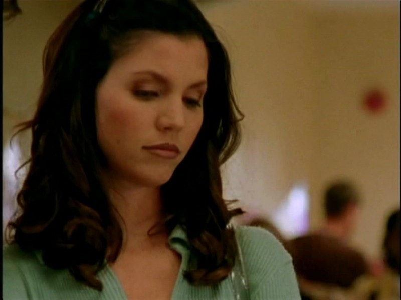 Charisma Carpenter In Una Scena Di Buffy L Ammazzavampiri Episodio Lontano Dagli Occhi Lontano Dal Cuore 45238