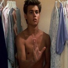 Johnny Depp in una scena del film Posizioni promettenti