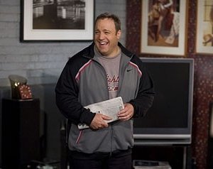 Kevin James in una scena di Io vi dichiaro marito e...marito