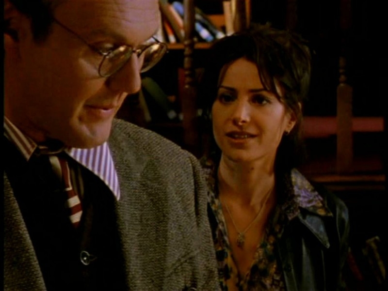 Robia Lamorte E Anthony Head In Una Scena Di Buffy L Ammazzavampiri Episodio Il Male Nella Rete 45129
