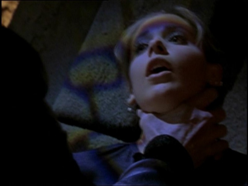 Sarah Michelle Gellar In Una Scena Di Buffy L Ammazzavampiri Episodio Incubi 45193
