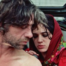 Birol Ünel e Asia Argento  in una scena del film Transylvania