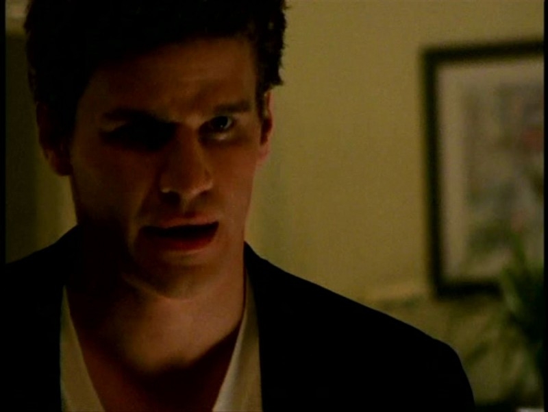 David Boreanaz In Una Scena Di Buffy L Ammazzavampiri Episodio La Profezia 45351