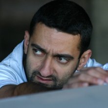 Georges Khabbaz in una scena del film Sotto le bombe