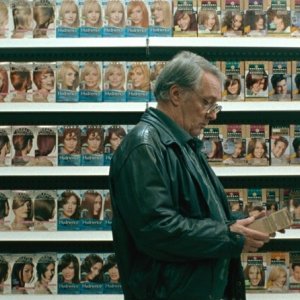 Una scena del film Continental, un film sans fusil