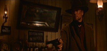 Eastwood in una scena de GLI SPIETATI