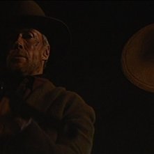Clint Eastwood in una immagine de GLI SPIETATI
