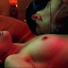 Una sexy Anne Hathaway in una scena del film Havoc