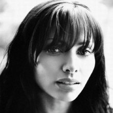 Wallpaper di Natalie Imbruglia in un ritratto in bianco e nero