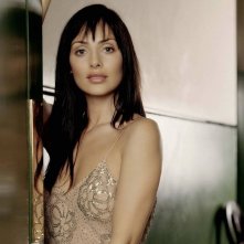 Wallpaper di Natalie Imbruglia fasciata in un abito rosa polvere