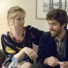 Julie Delpy e Adam Goldberg in una scena del film 2 Days in Paris