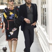 Julie Delpy e Adam Goldberg in una scena del film 2 Days in Paris