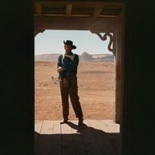 John Wayne in una scena di SENTIERI SELVAGGI