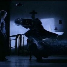 Anita Briem in una scena di THE NUN