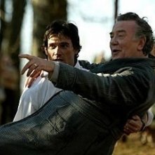 Billy Crudup e Albert Finney in una scena di BIG FISH