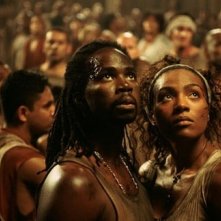 Harold Perrineau Jr. e Nona Gaye in una scena di MATRIX REVOLUTIONS
