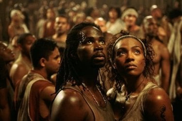 Harold Perrineau Jr. e Nona Gaye in una scena di MATRIX REVOLUTIONS