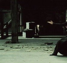 Hugo Weaving e Keanu Reeves in una sequenza di MATRIX REVOLUTIONS